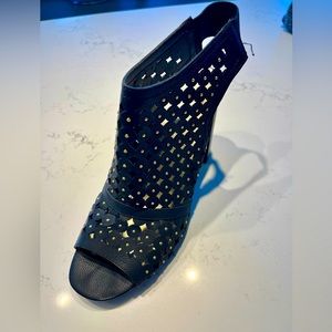 Guess Black (with tiny gold studs)  shoes 3” heel. Never worn.